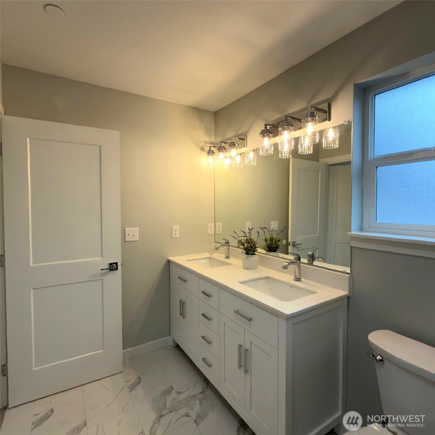 648 B SW 139th Street , Burien, WA 98166