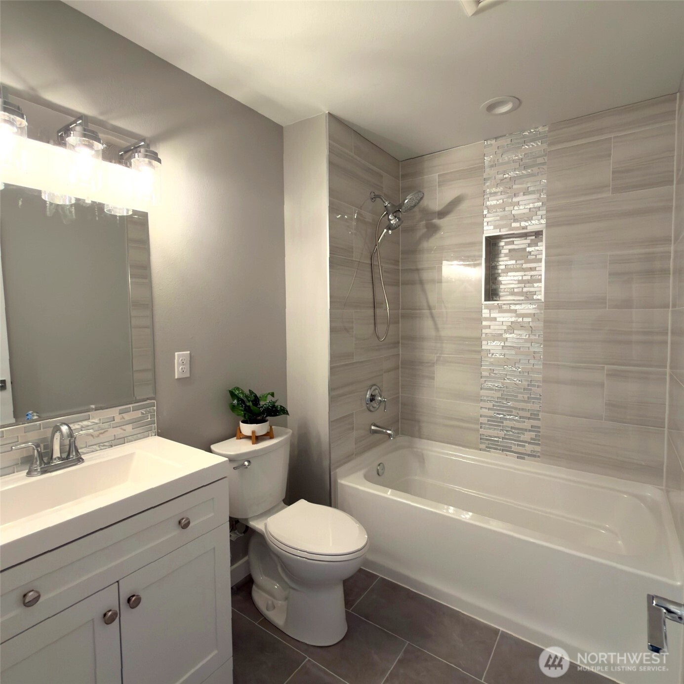 648 SW 139th Street , Burien, WA 98166