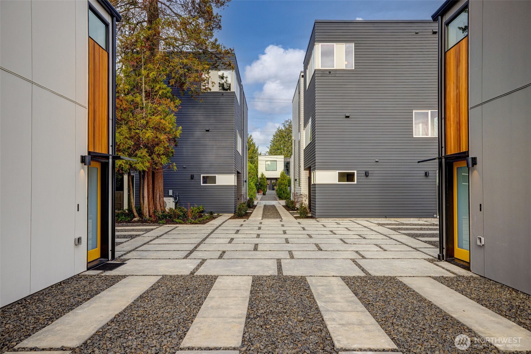 4411 S Holly Street , Seattle, WA 98118