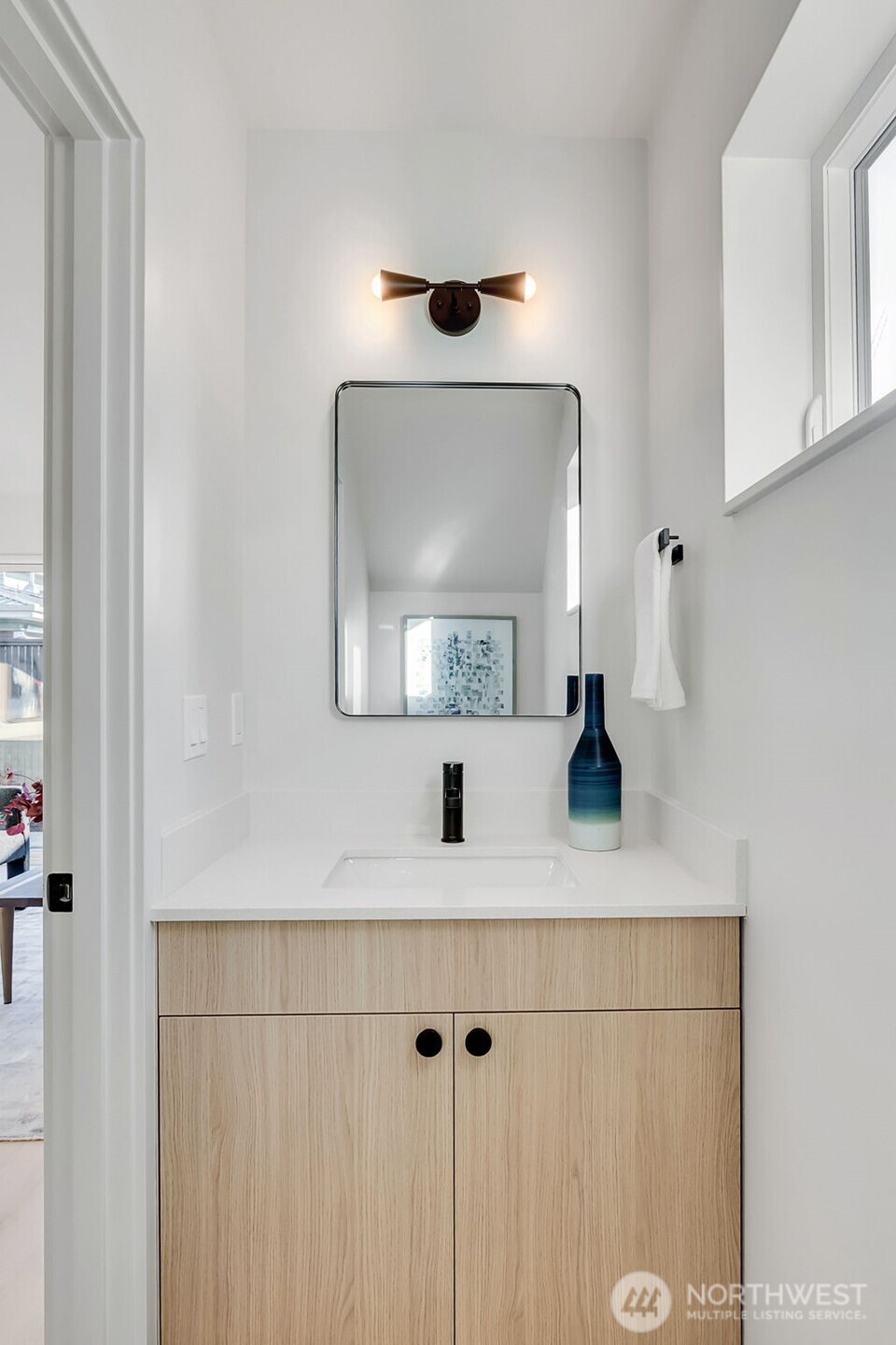 4411 S Holly Street , Seattle, WA 98118