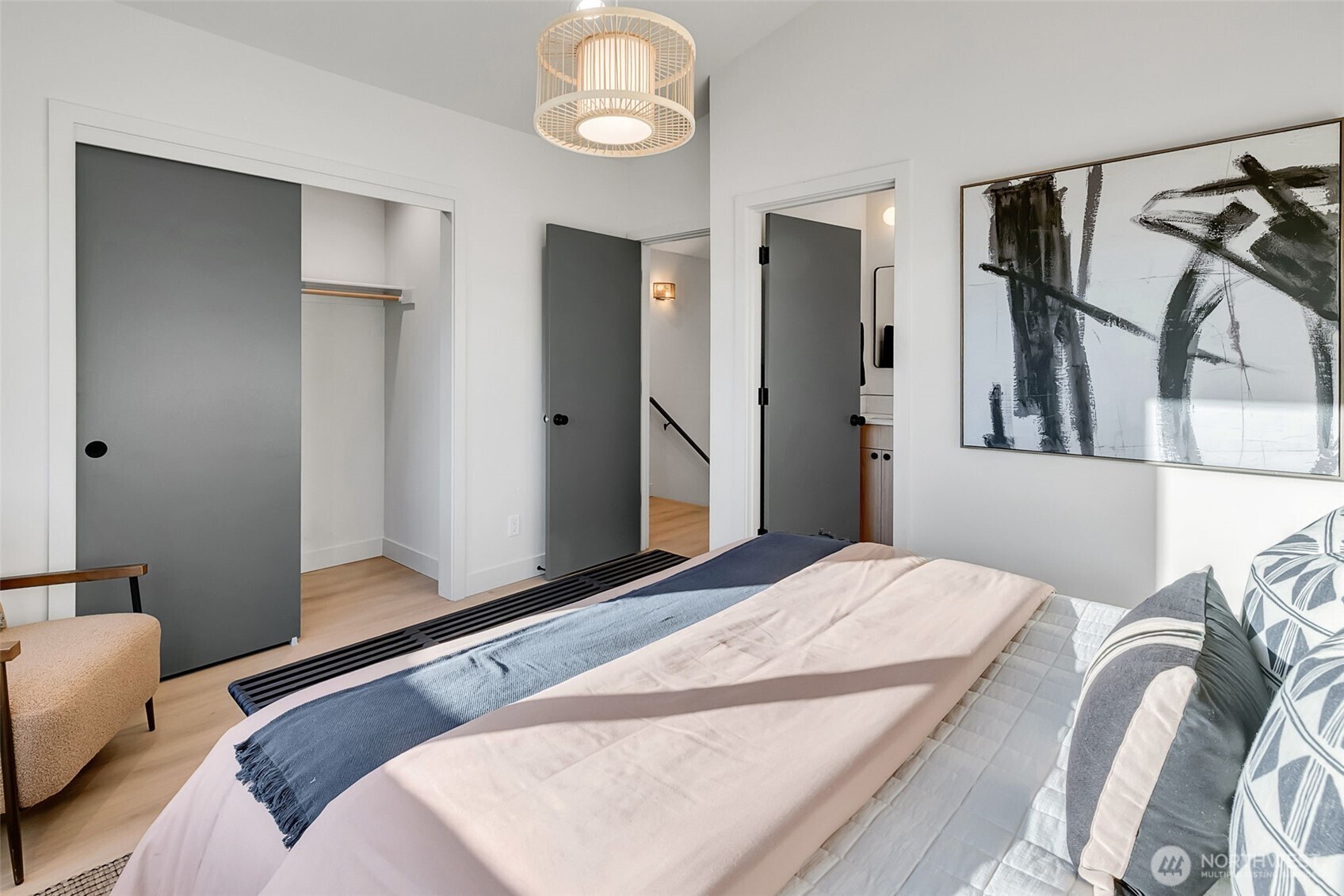 4411 S Holly Street , Seattle, WA 98118