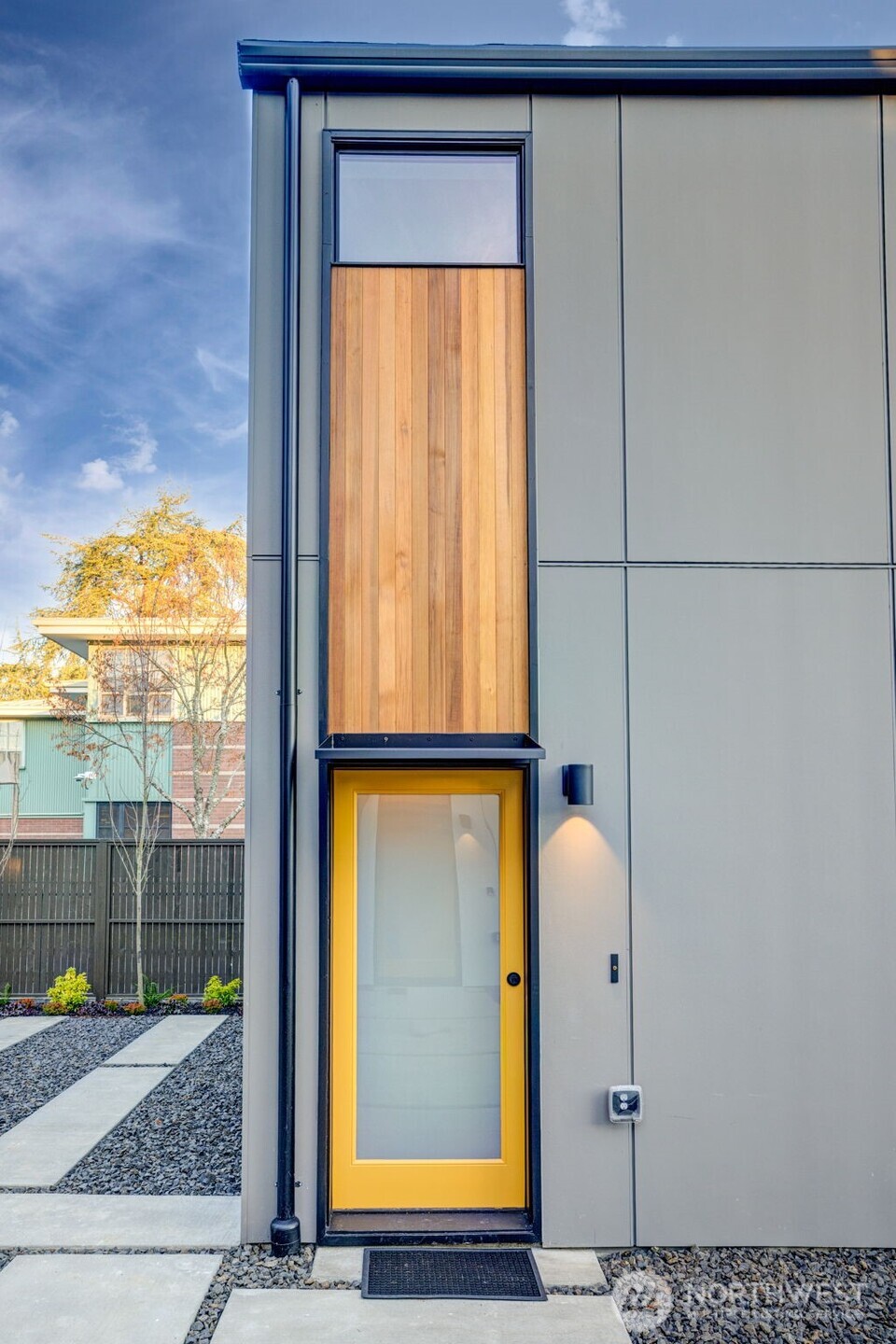 4411 S Holly Street , Seattle, WA 98118