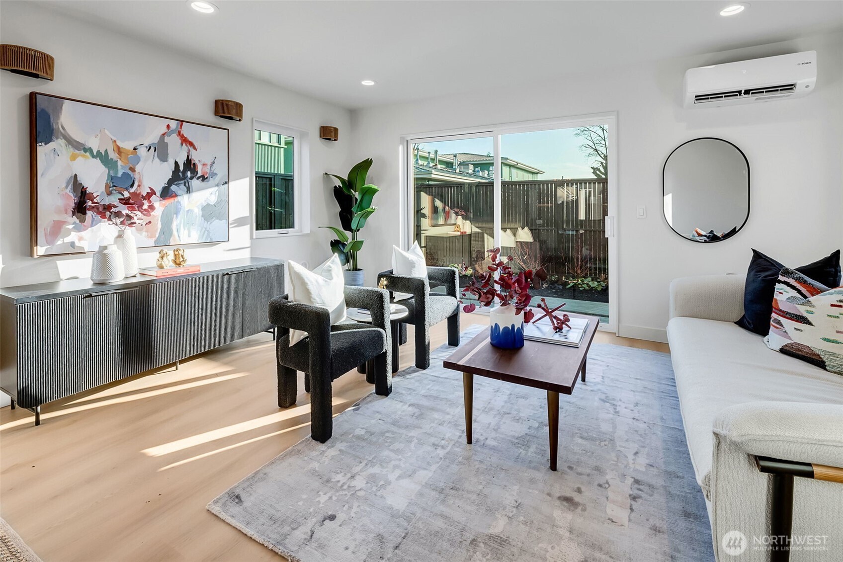 4411 S Holly Street , Seattle, WA 98118