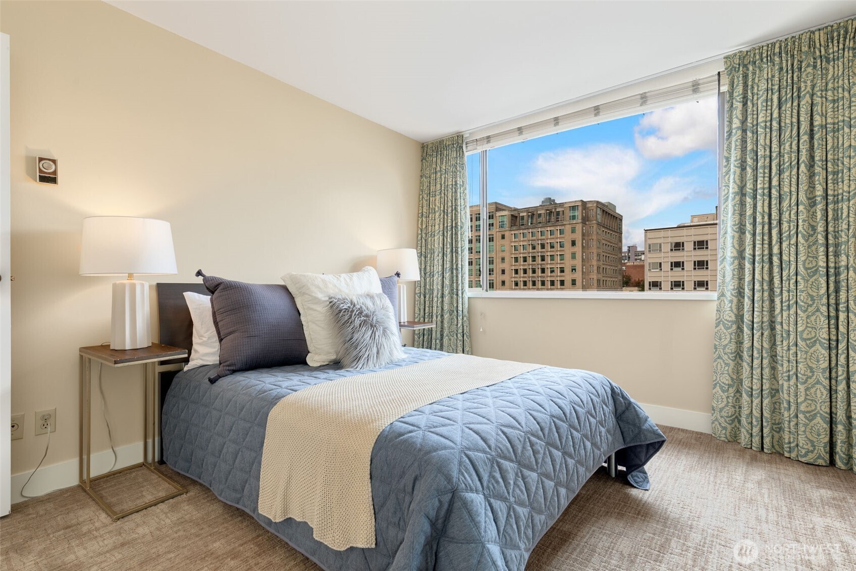 1120 8th Avenue #1003, Seattle, WA 98101