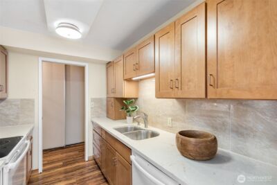 1120 8th Avenue #1003, Seattle, WA 98101 - Photo 9