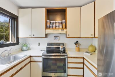 1101 17th Avenue #201, Seattle, WA 98122 - Photo 11