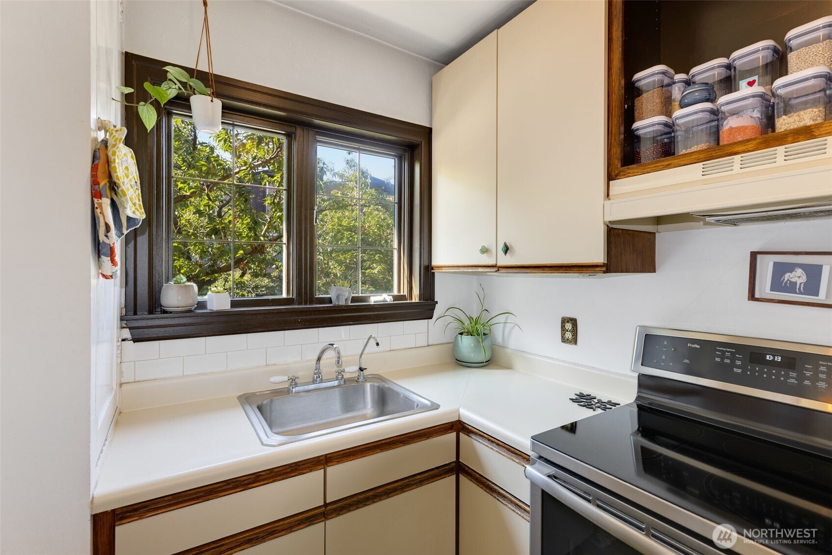 1101 17th Avenue #201, Seattle, WA 98122