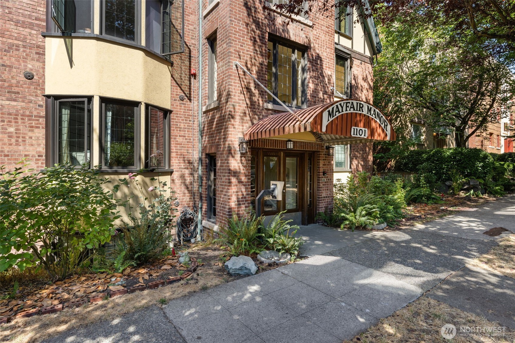 1101 17th Avenue #201, Seattle, WA 98122