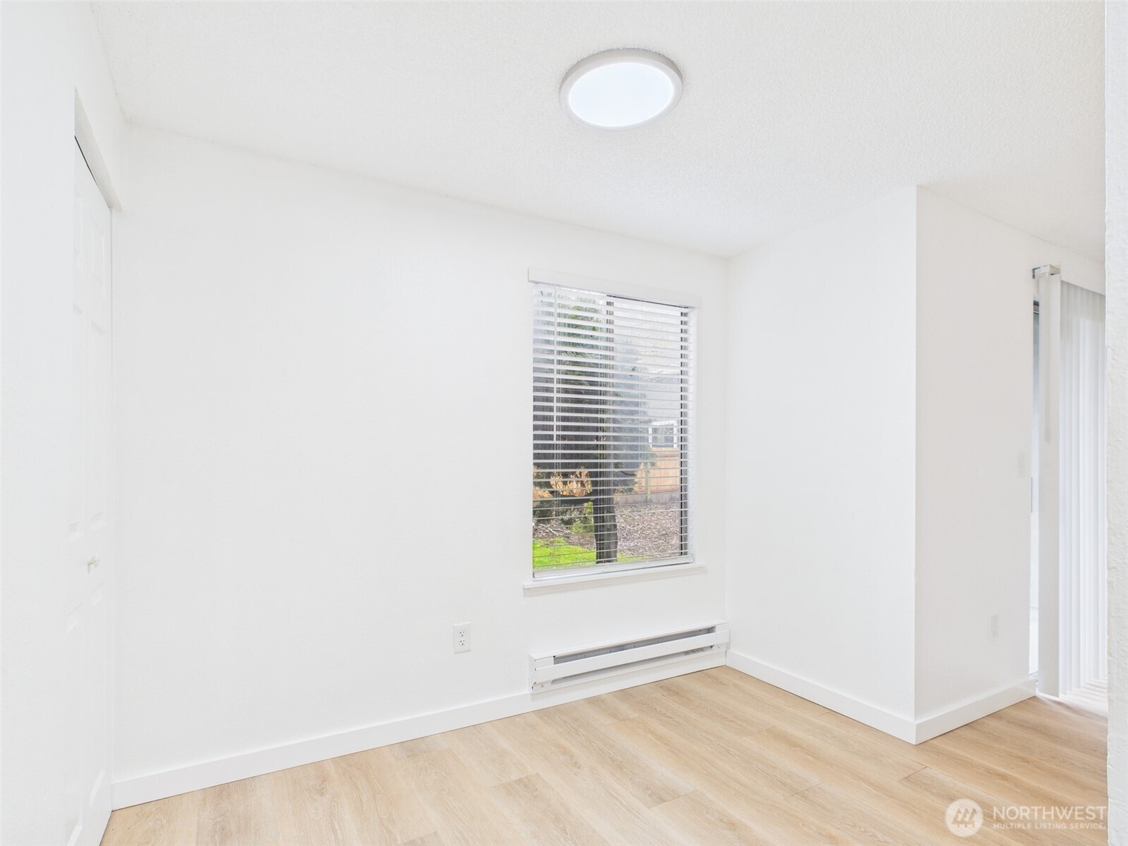 32142 46th Place SW #M6, Federal Way, WA 98023