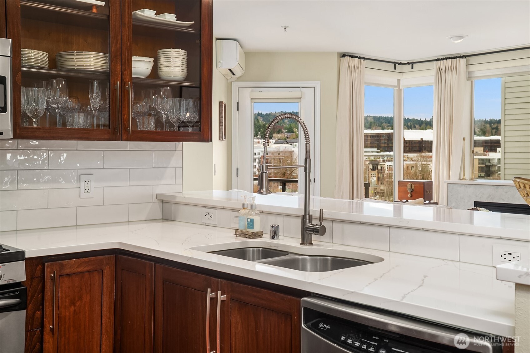 220 1st Street #310, Kirkland, WA 98033