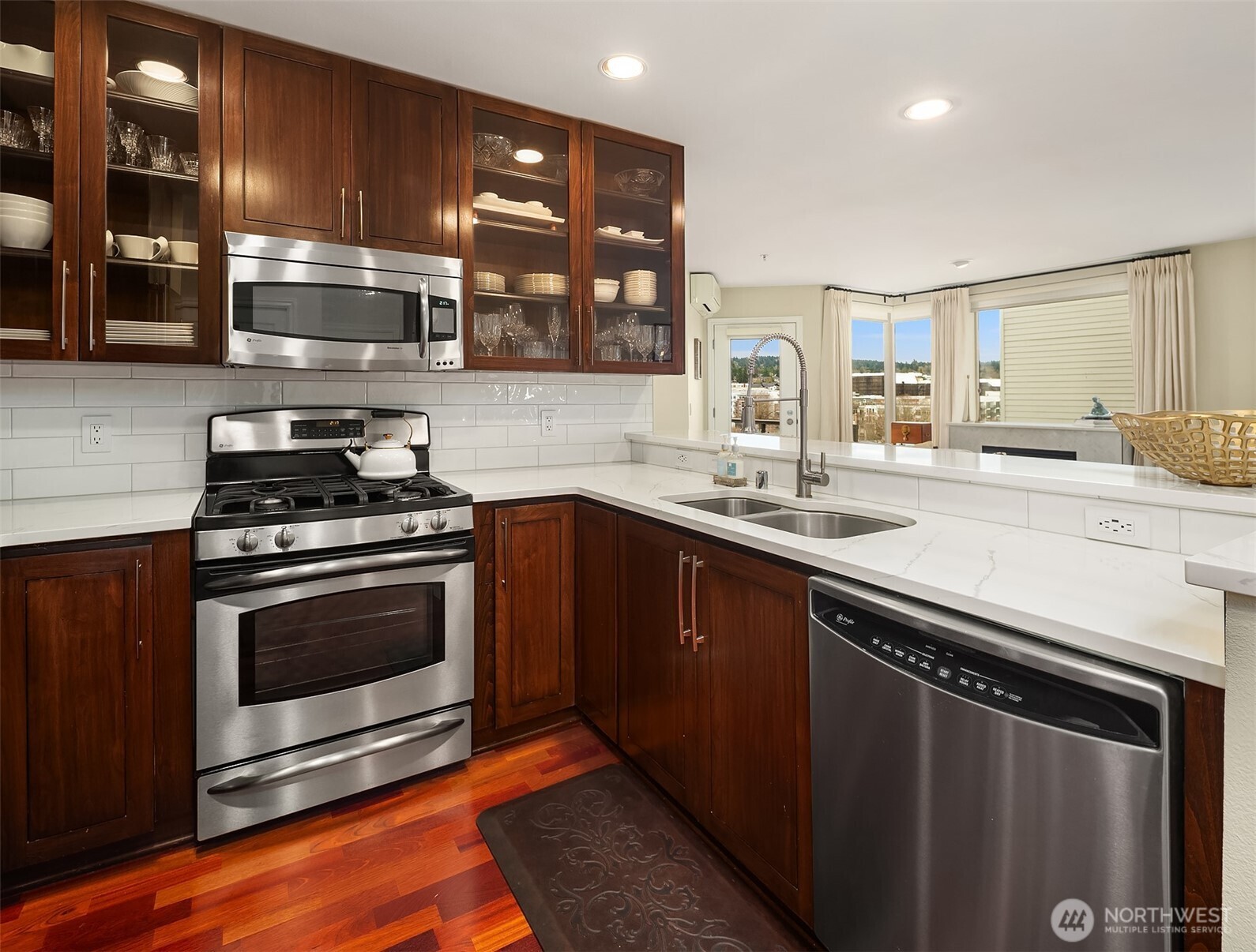 220 1st Street #310, Kirkland, WA 98033