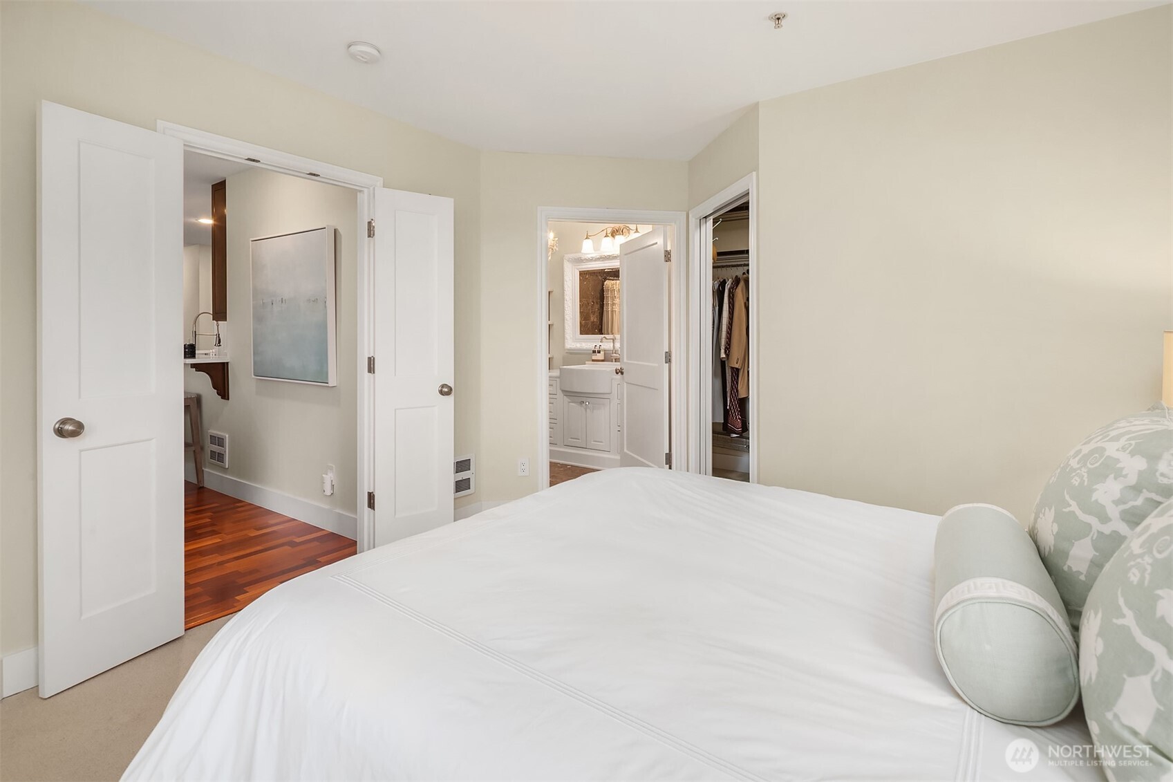 220 1st Street #310, Kirkland, WA 98033