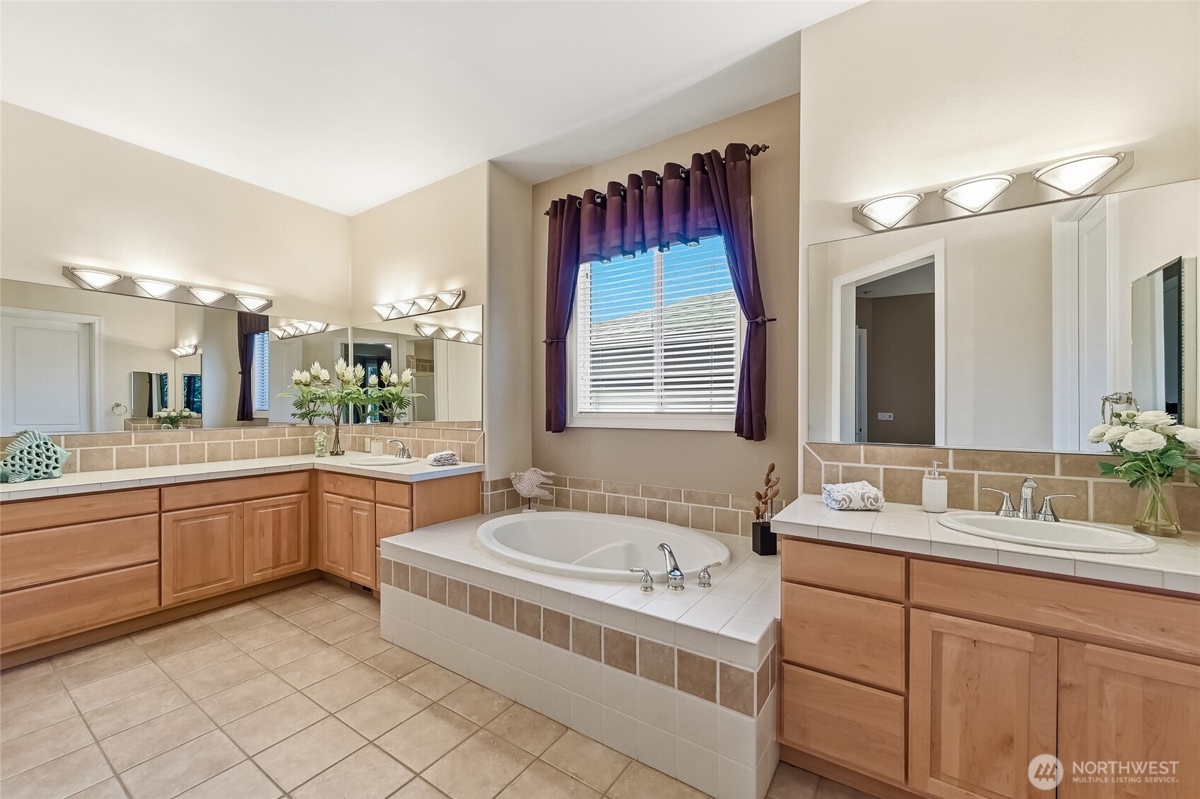 23729 NE 116th Place , Redmond, WA 98053