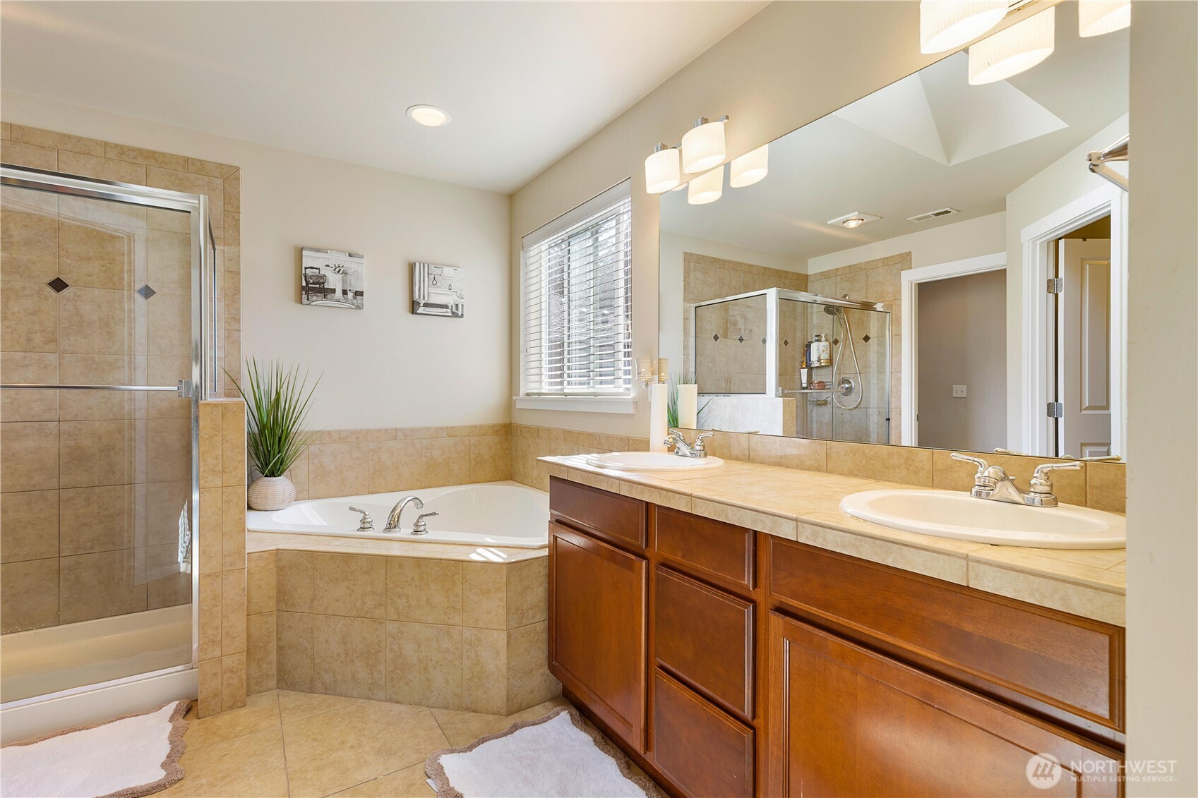 16918 6th Avenue W, Lynnwood, WA 98037