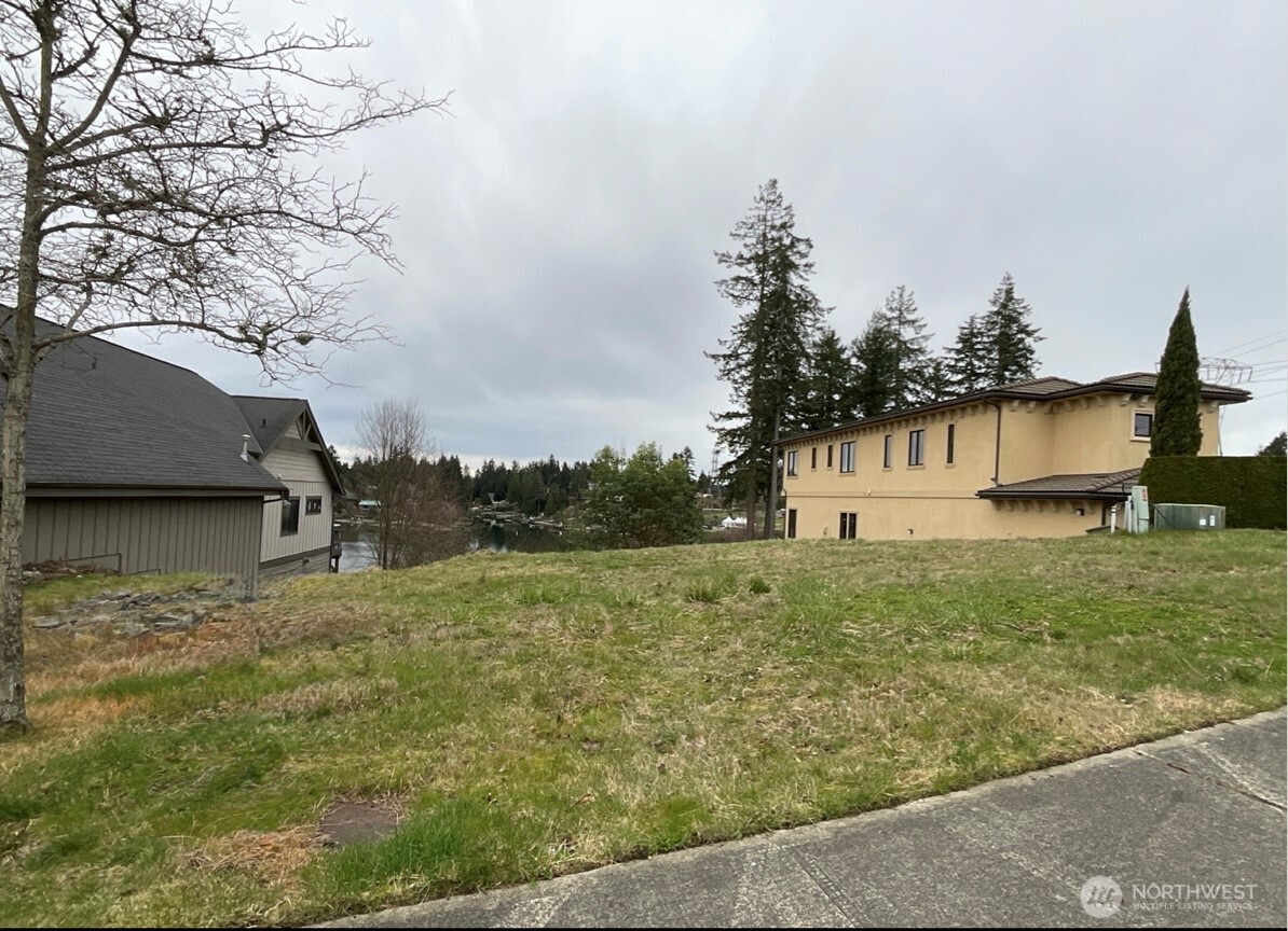 17510 16th Street Ct E, Lake Tapps, WA 98391