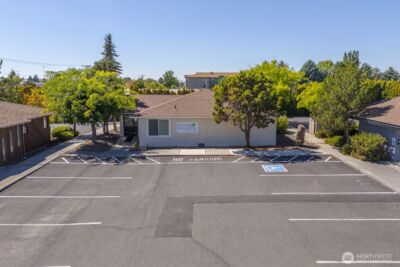 830 Sharon Avenue E, Moses Lake, WA 98837-2442