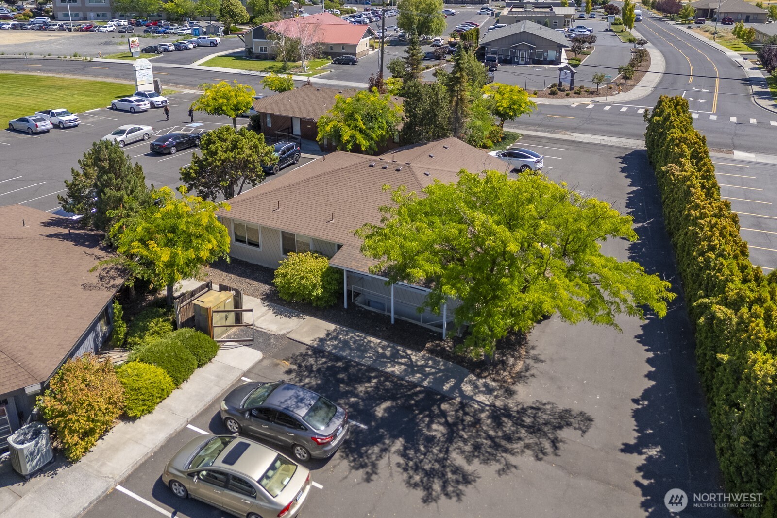 830 Sharon Avenue E, Moses Lake, WA 98837-2442