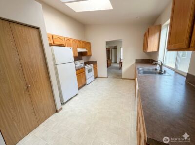 2404 Boulevard Heights Loop SE, Olympia, WA 98501 - Photo 8