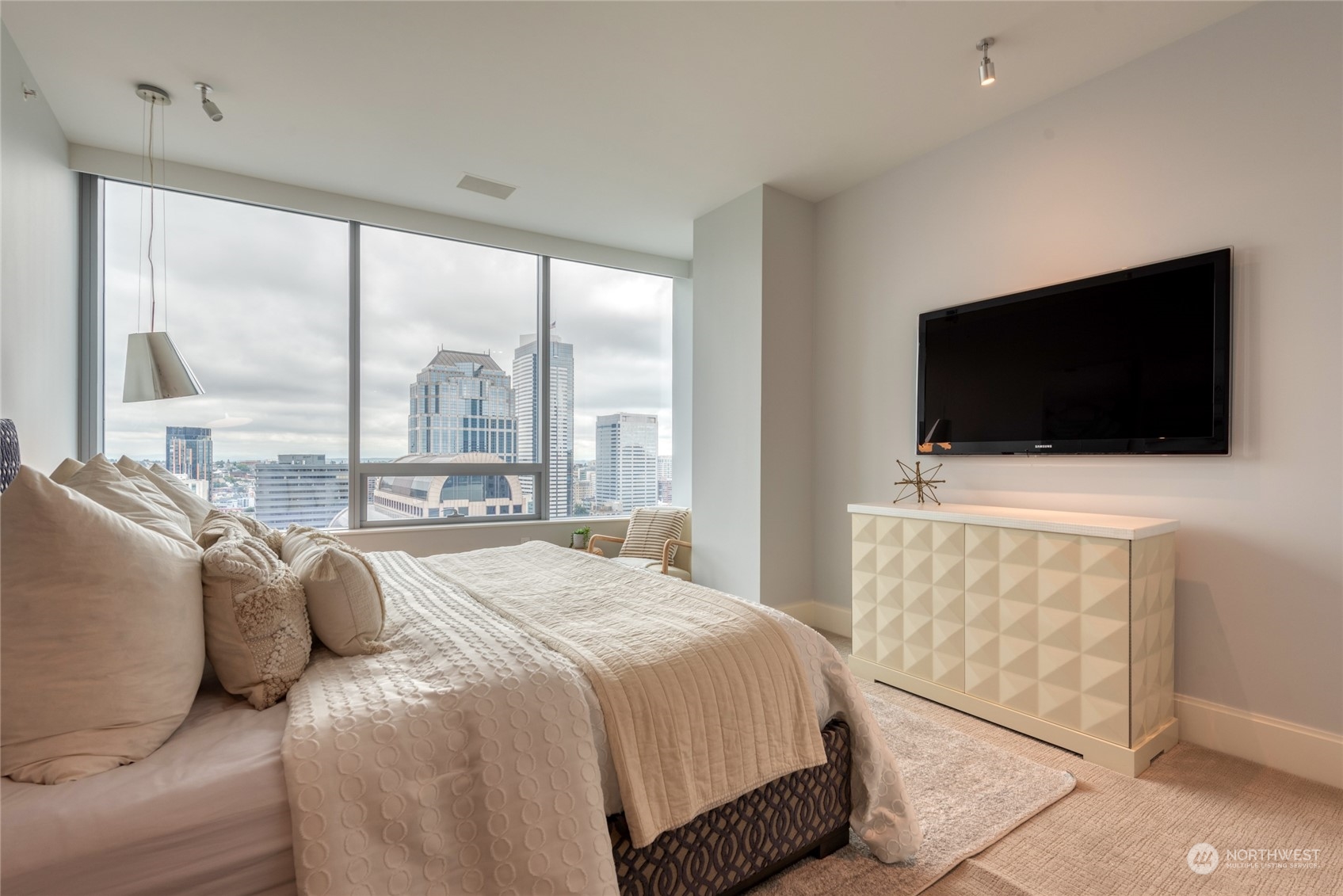 1521 2nd Avenue #3601, Seattle, WA 98101