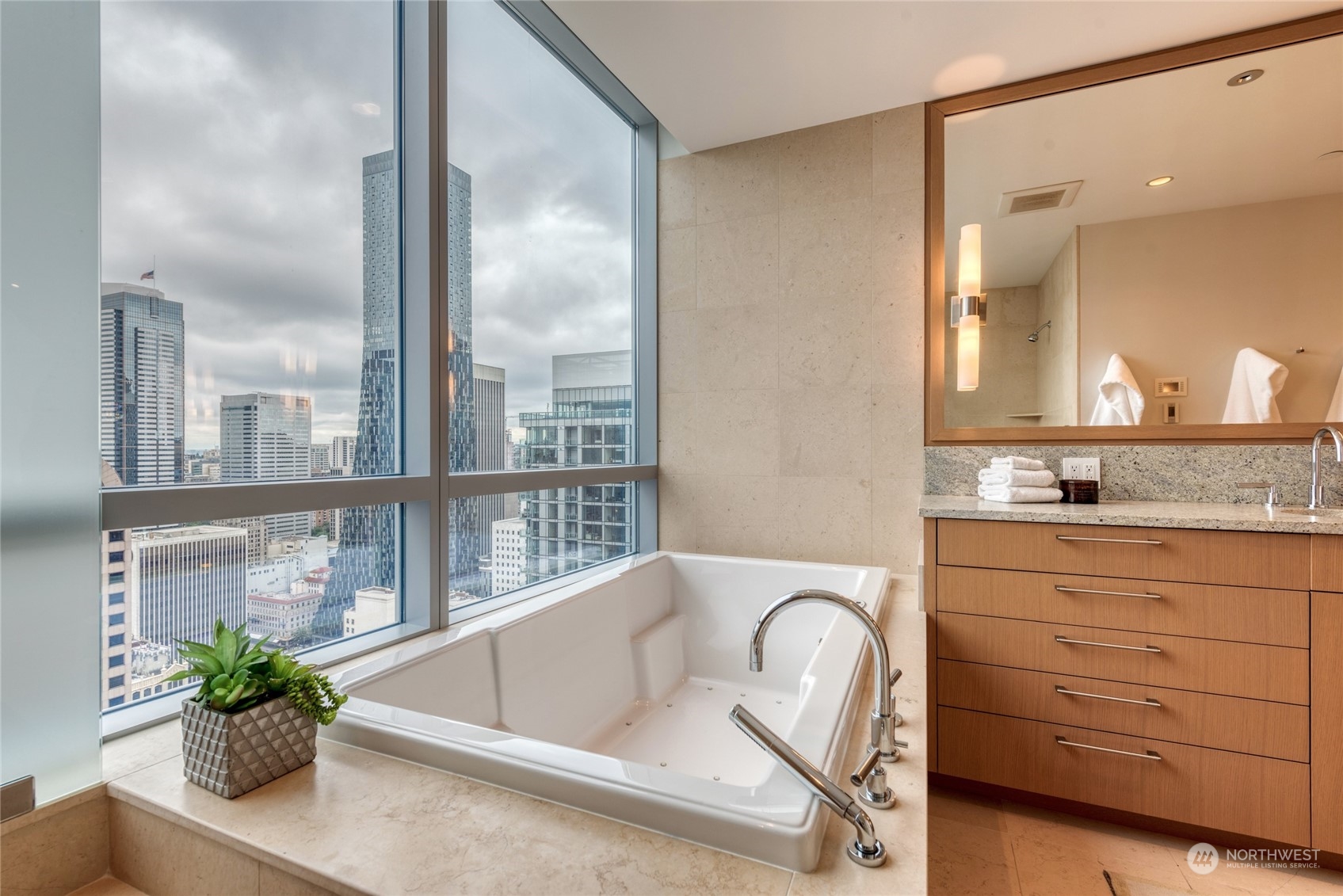 1521 2nd Avenue #3601, Seattle, WA 98101