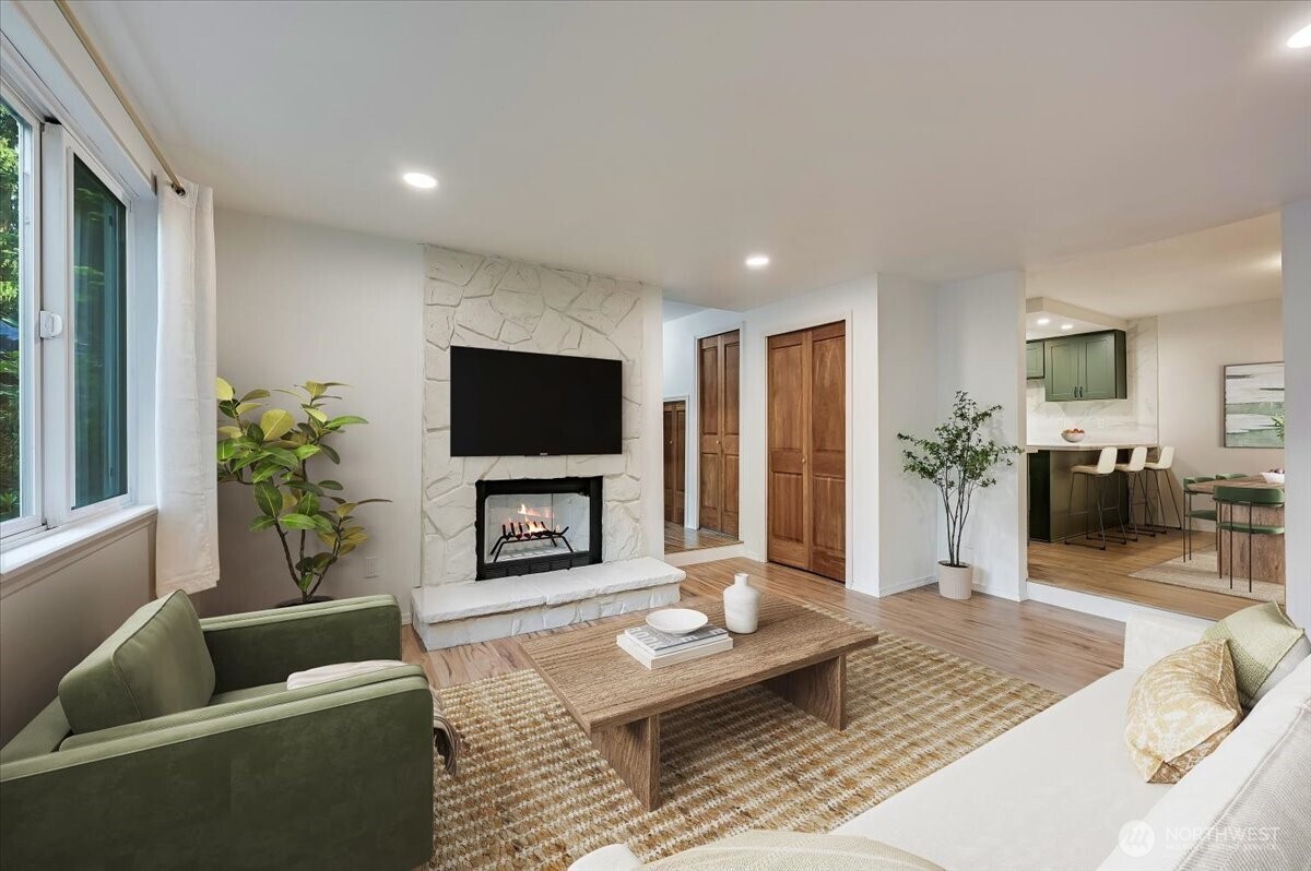 12712 NE 120th Street #G1, Kirkland, WA 98034