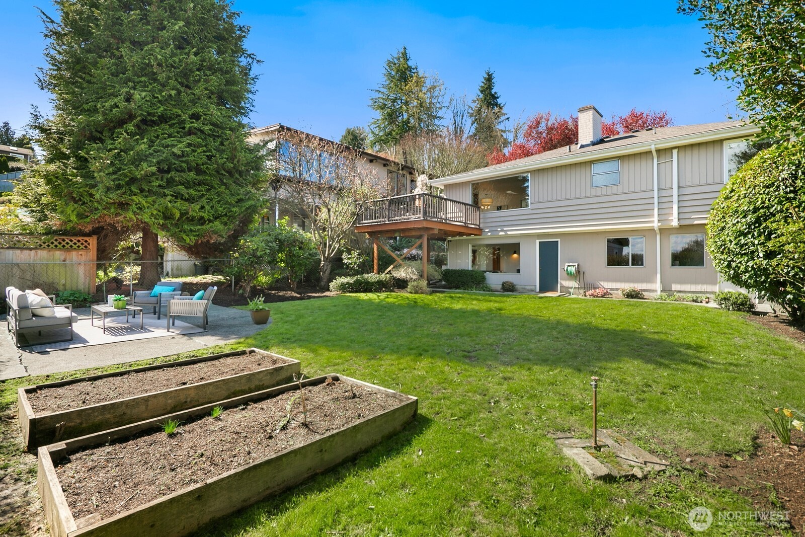 4006 26th Avenue W, Seattle, WA 98199