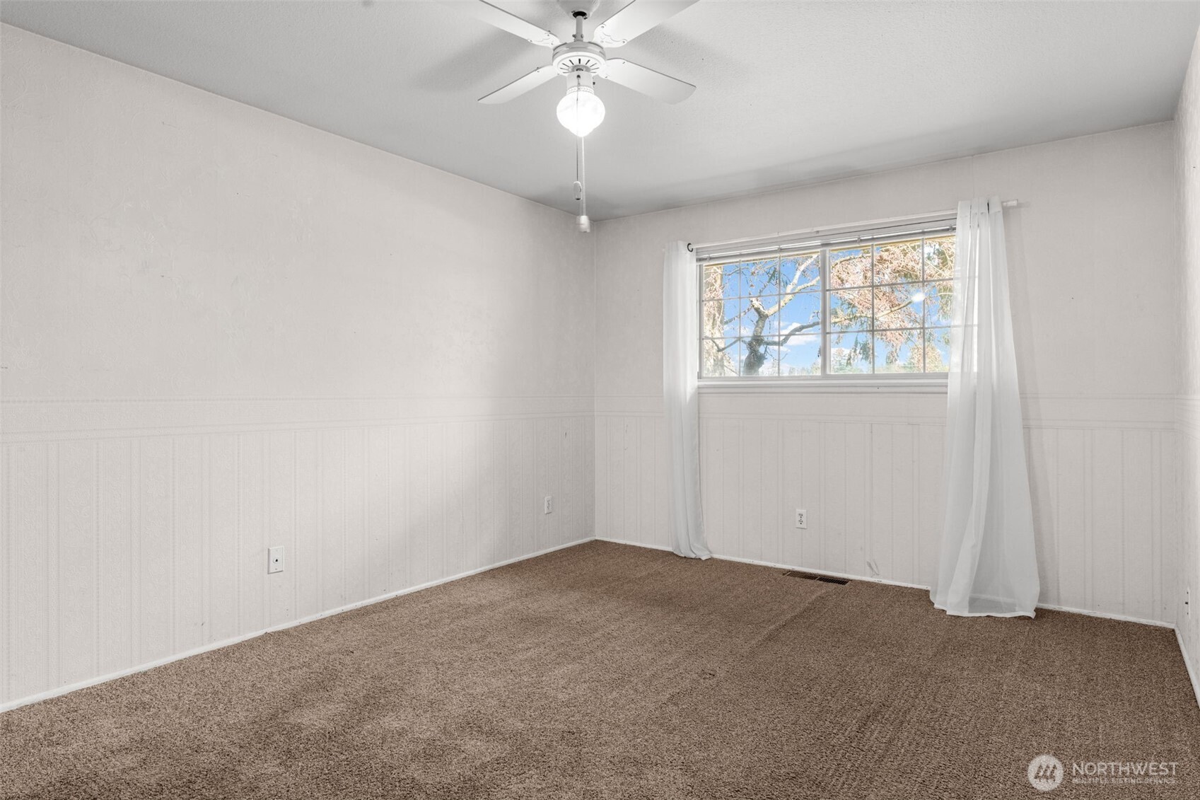 1116 S Woodlawn Street , Tacoma, WA 98465