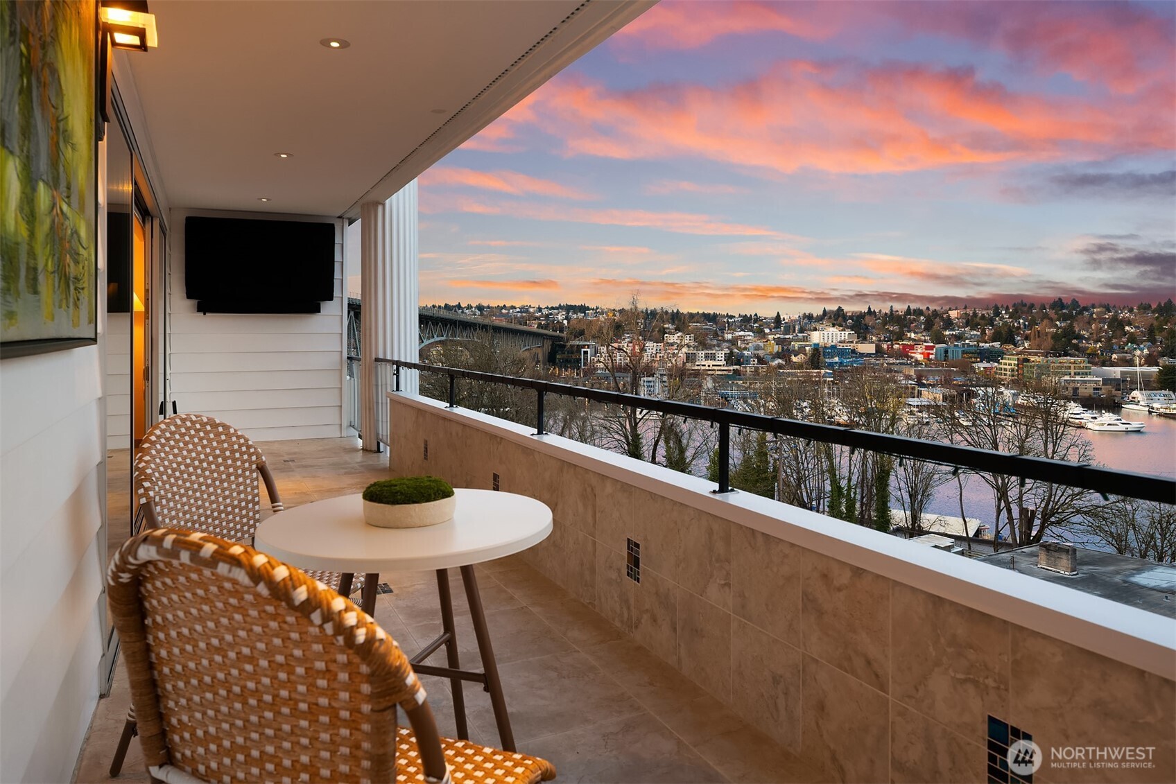 2565 Dexter Ave N #401, Seattle, WA 98109