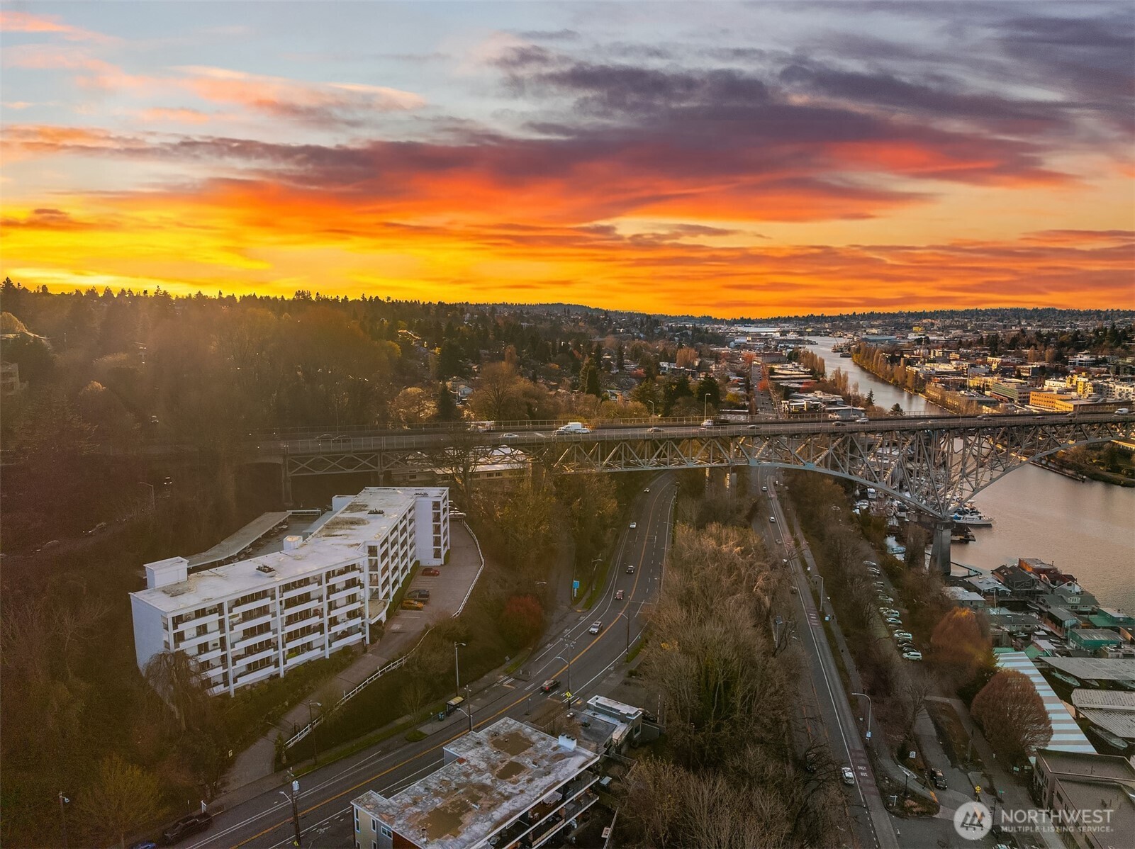 2565 Dexter Ave N #401, Seattle, WA 98109