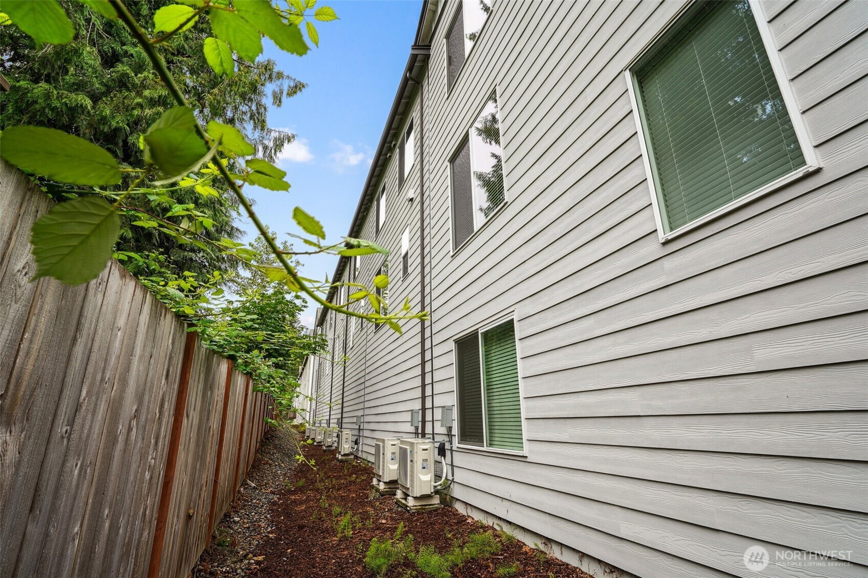 2002 101st Avenue SE #2, Lake Stevens, WA 98258-9536