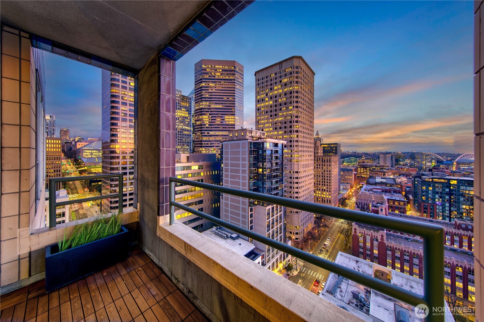 1107 1st Avenue #2002, Seattle, WA 98101