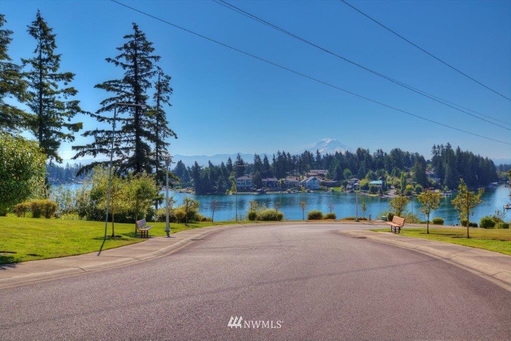 1827 176th Avenue E, Lake Tapps, WA 98391