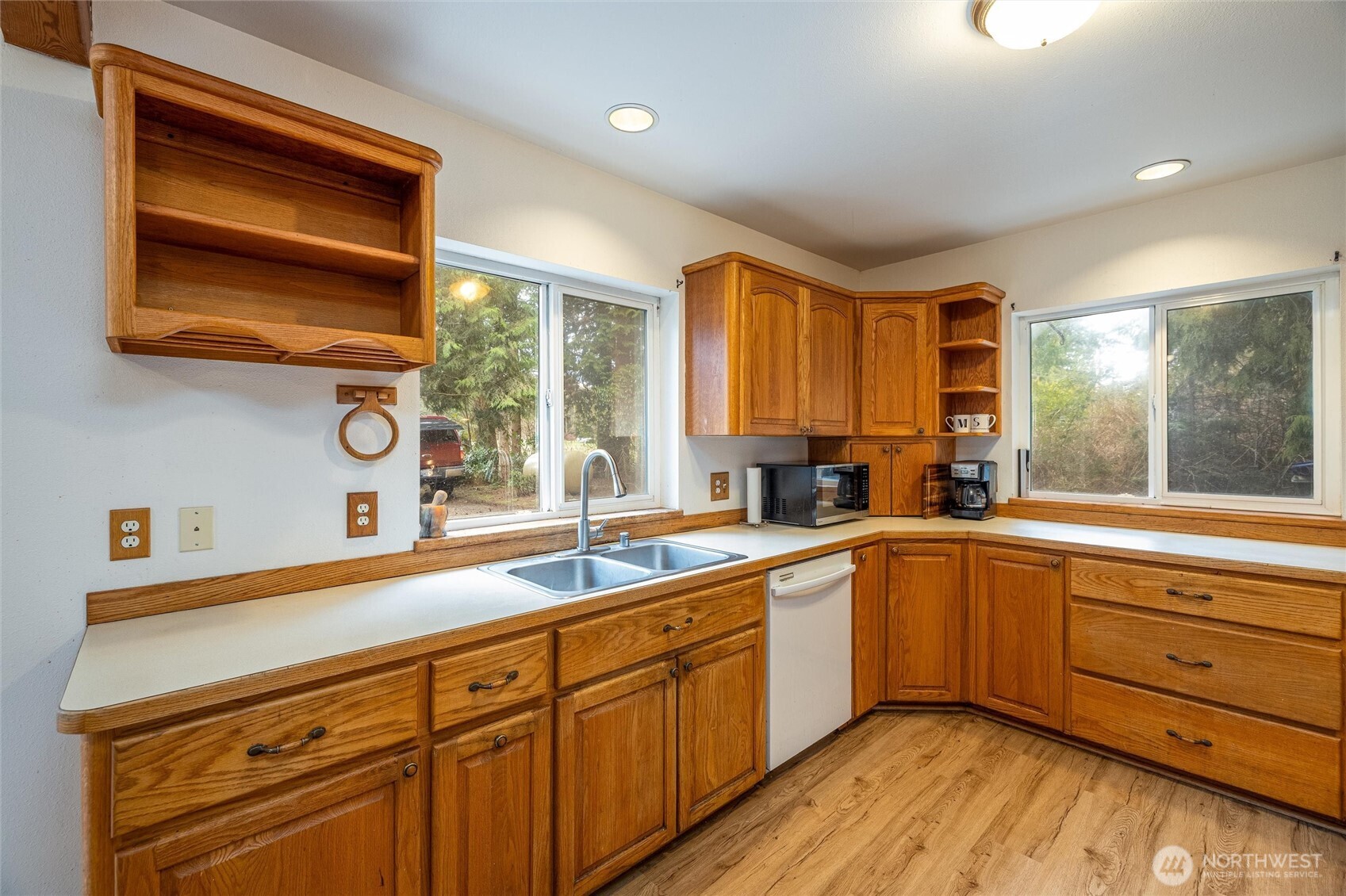 4390 Fleet Road , Blaine, WA 98230