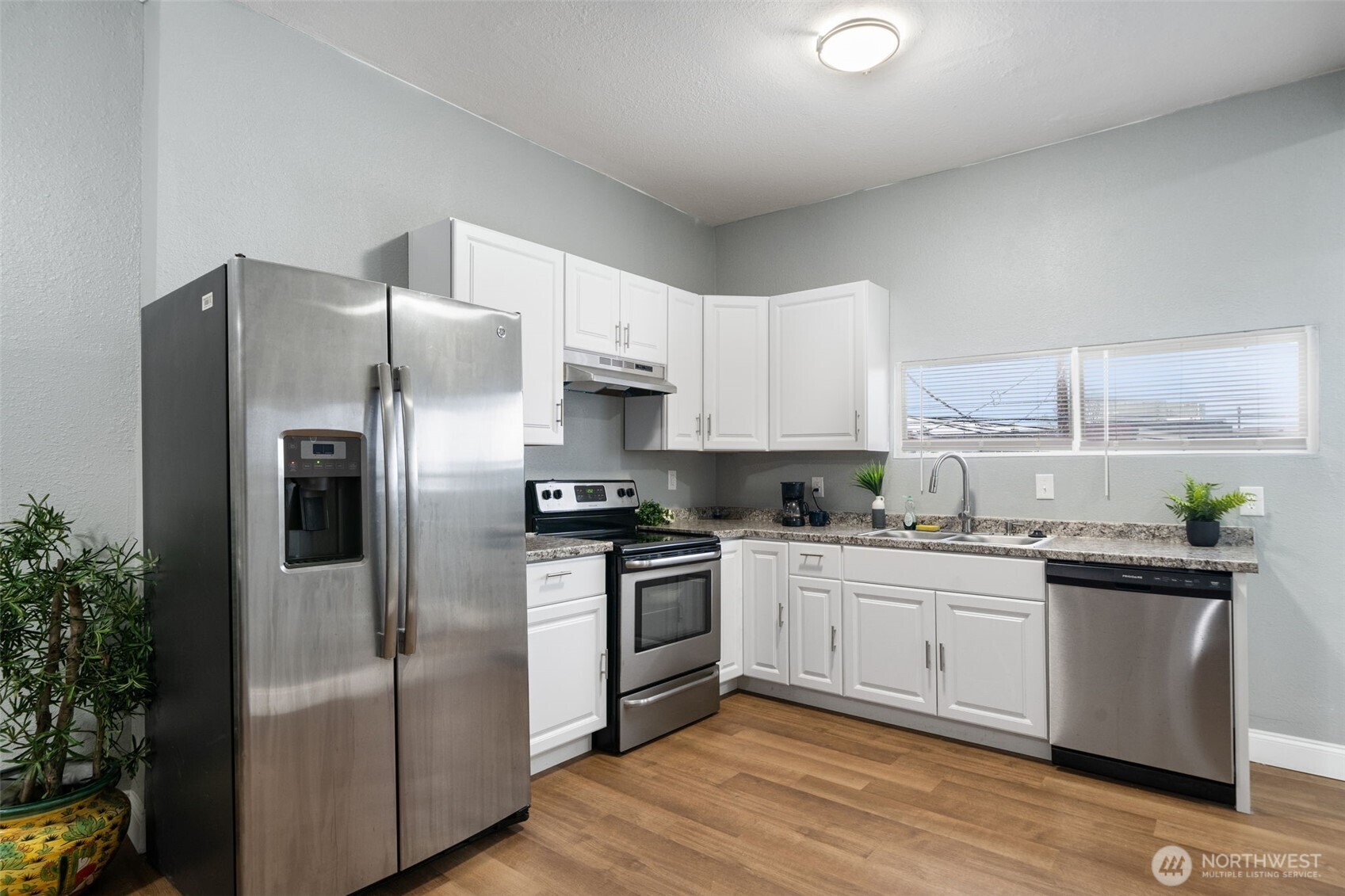 615 Martin Luther King Junior Way , Tacoma, WA 98403