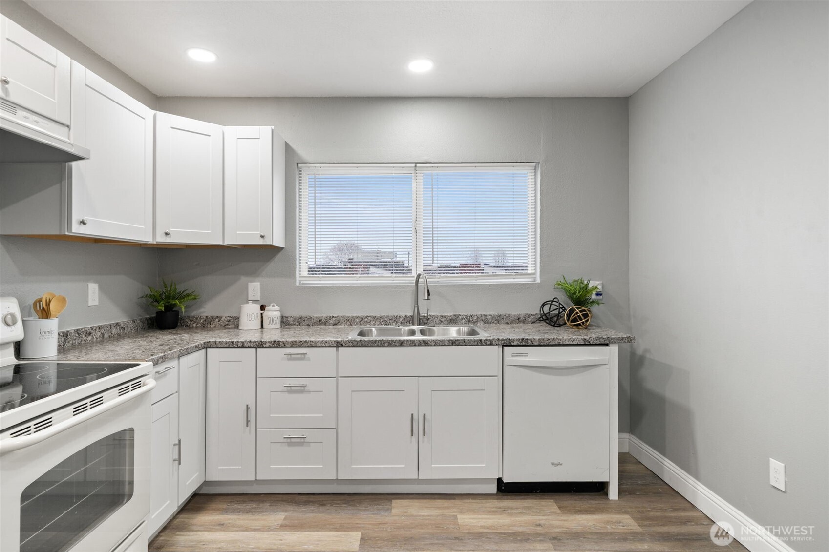 615 Martin Luther King Junior Way , Tacoma, WA 98403