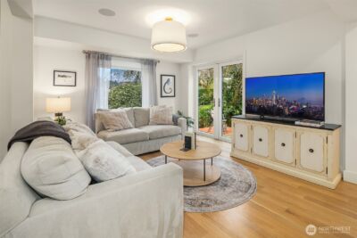 3530 W Laurelhurst Drive NE, Seattle, WA 98105 - Photo 11