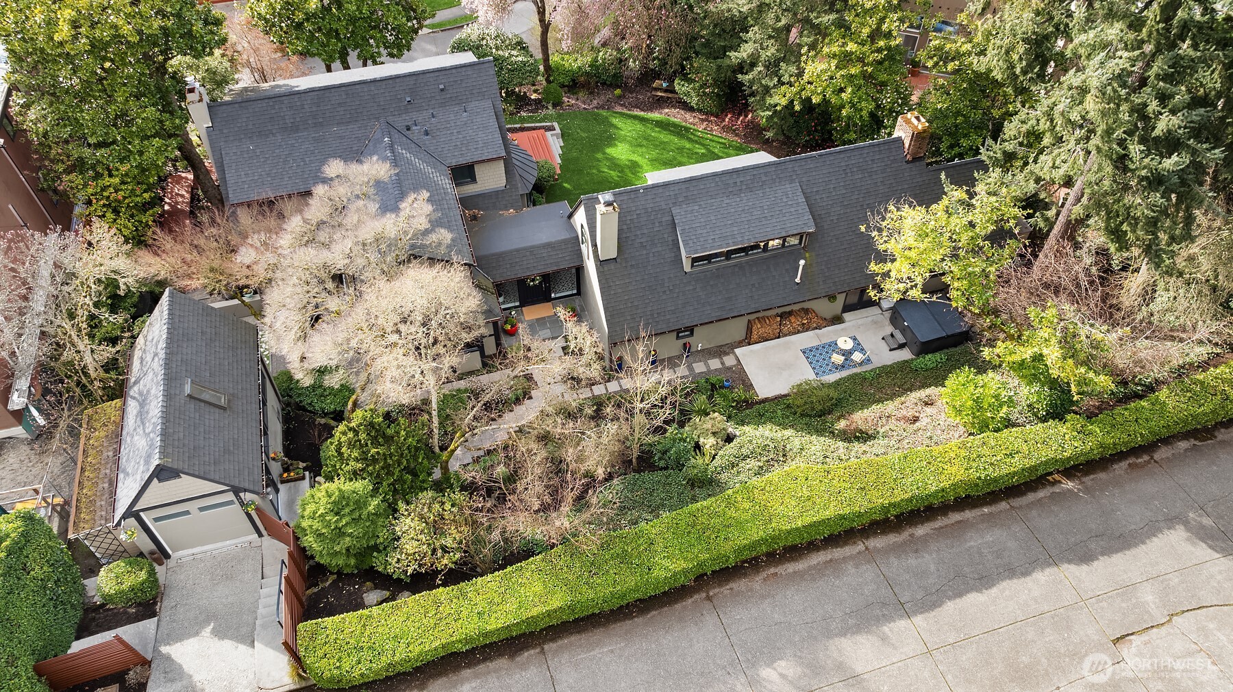 3530 W Laurelhurst Drive NE, Seattle, WA 98105