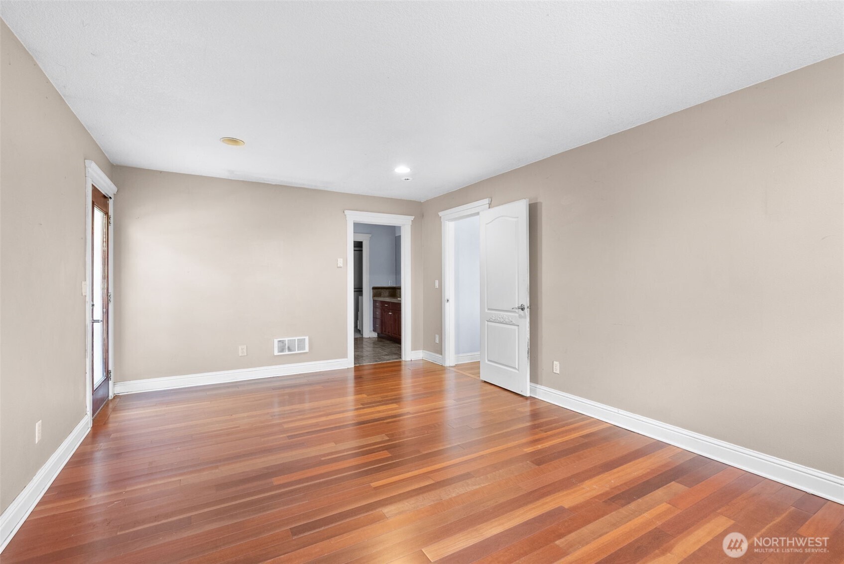 2929 S Fork Road , Raymond, WA 98577