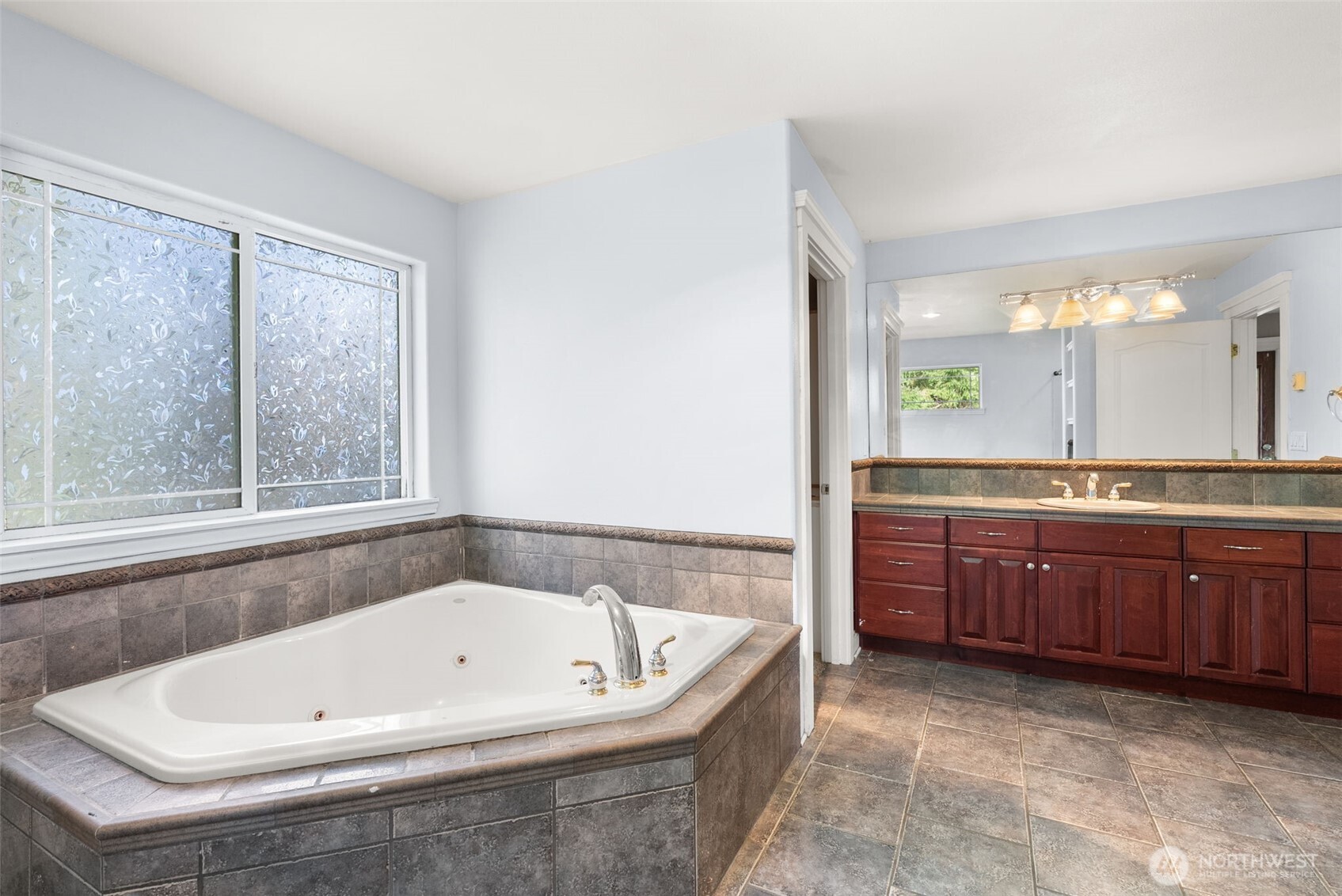 2929 S Fork Road , Raymond, WA 98577