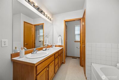 1192 Fidalgo Drive #101, Burlington, WA 98233 - Photo 17