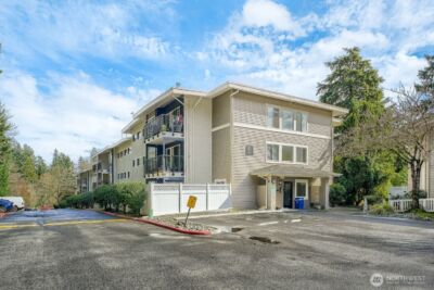 12631 NE 9th Place #C303, Bellevue, WA 98005-3238 - Photo 11