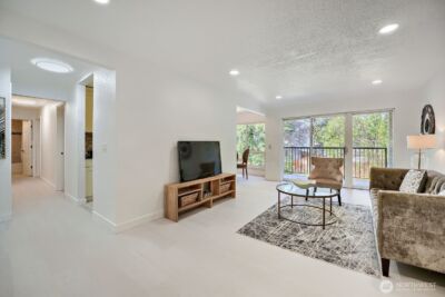 12631 NE 9th Place #C303, Bellevue, WA 98005-3238 - Photo 2