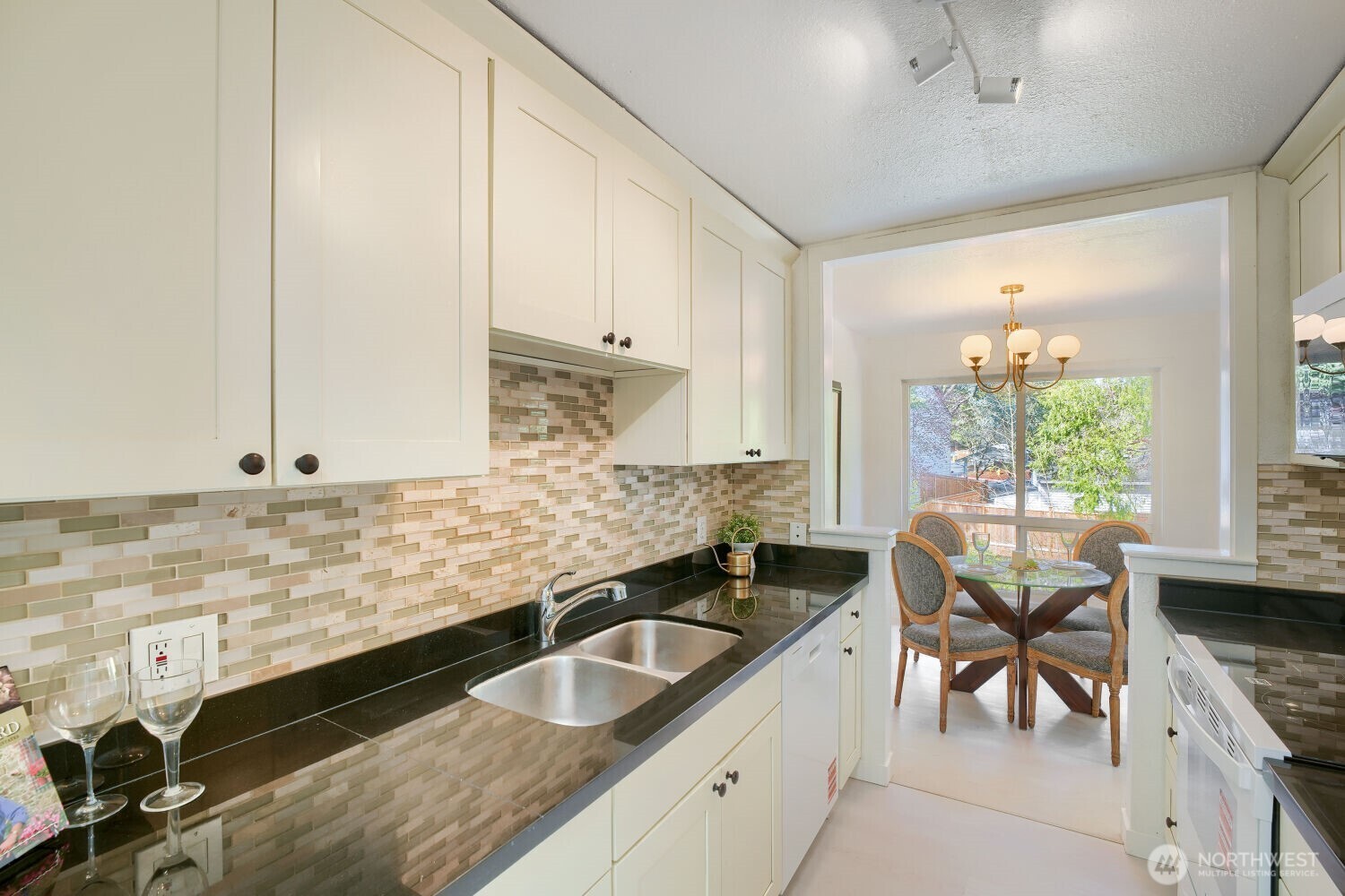 12631 NE 9th Place #C303, Bellevue, WA 98005-3238
