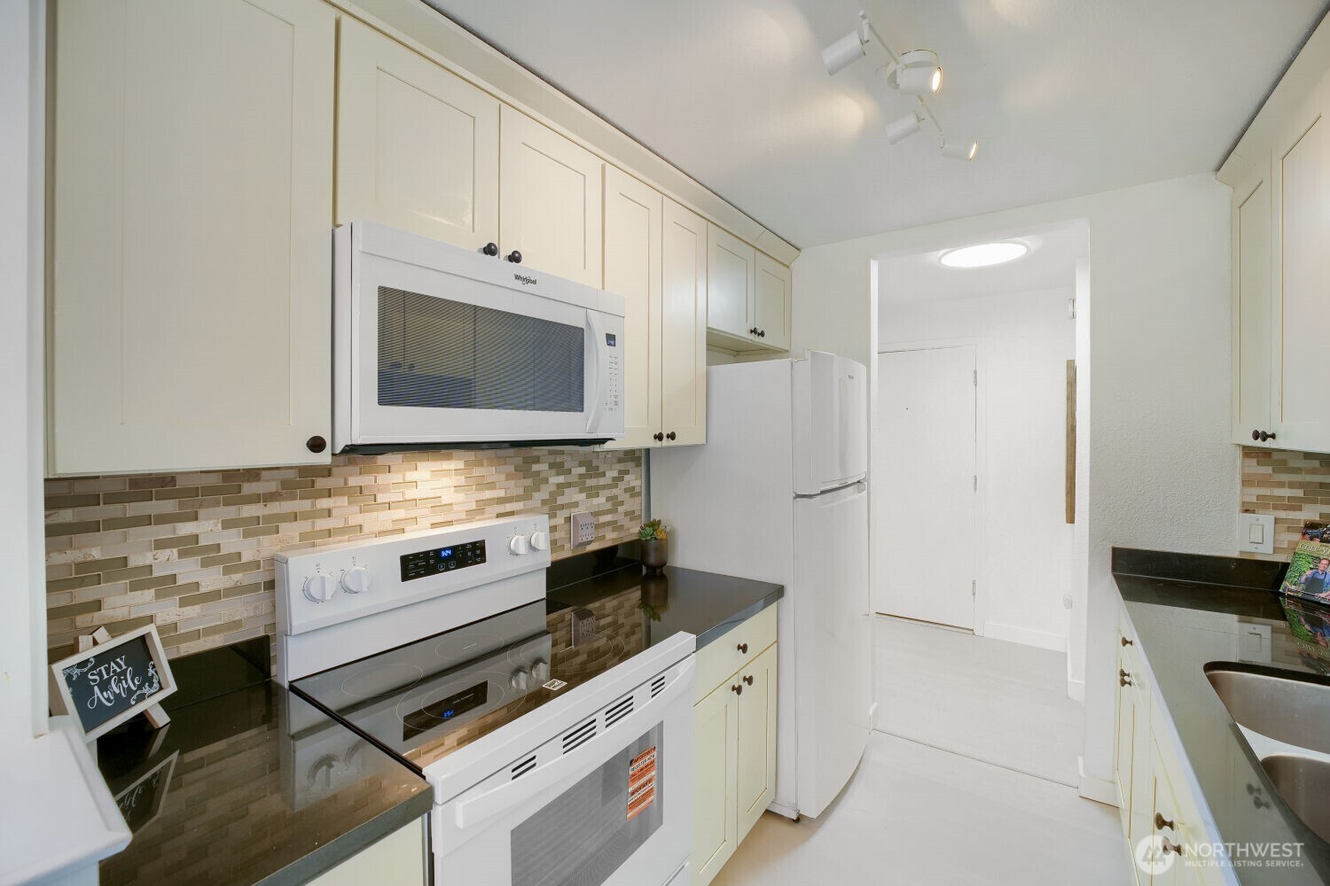 12631 NE 9th Place #C303, Bellevue, WA 98005-3238