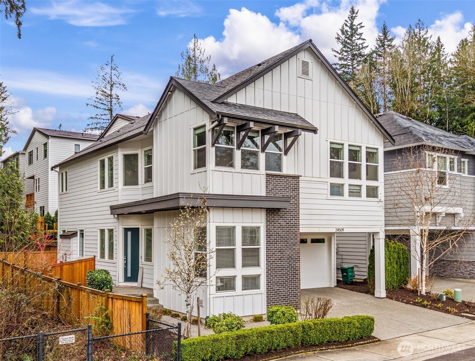 24509 NE 13th Place , Sammamish, WA 98074