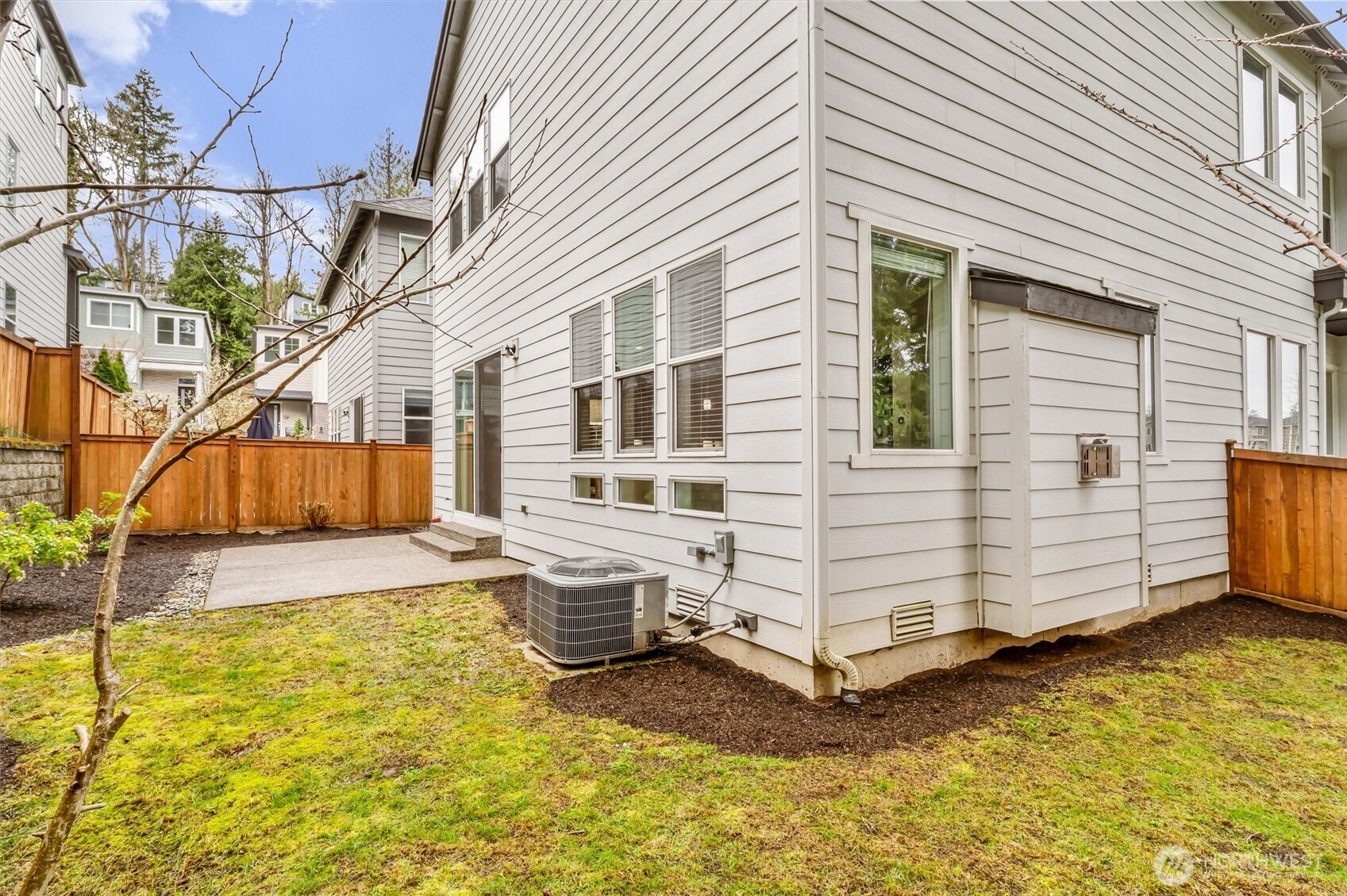 24509 NE 13th Place , Sammamish, WA 98074