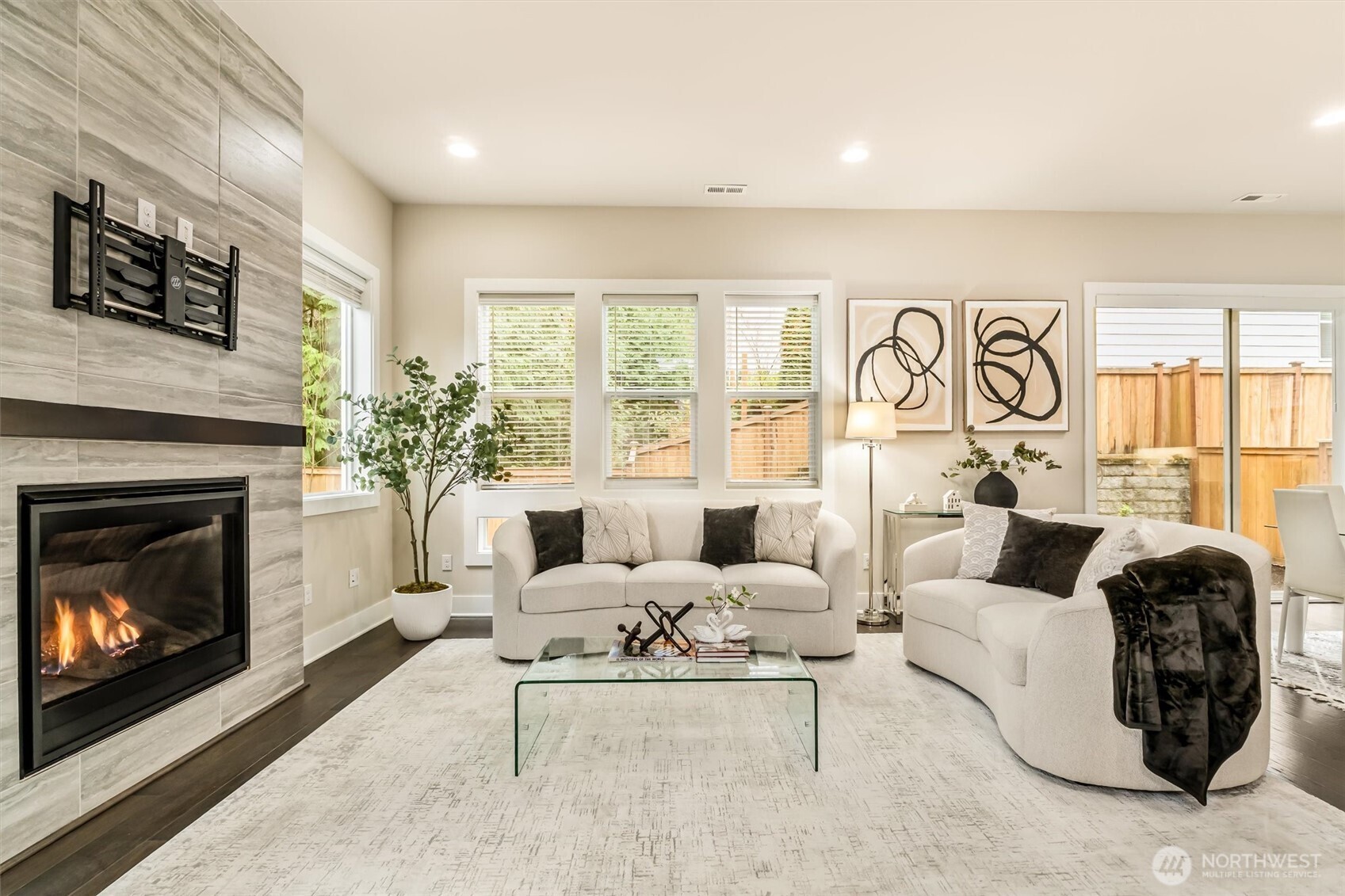 24509 NE 13th Place , Sammamish, WA 98074