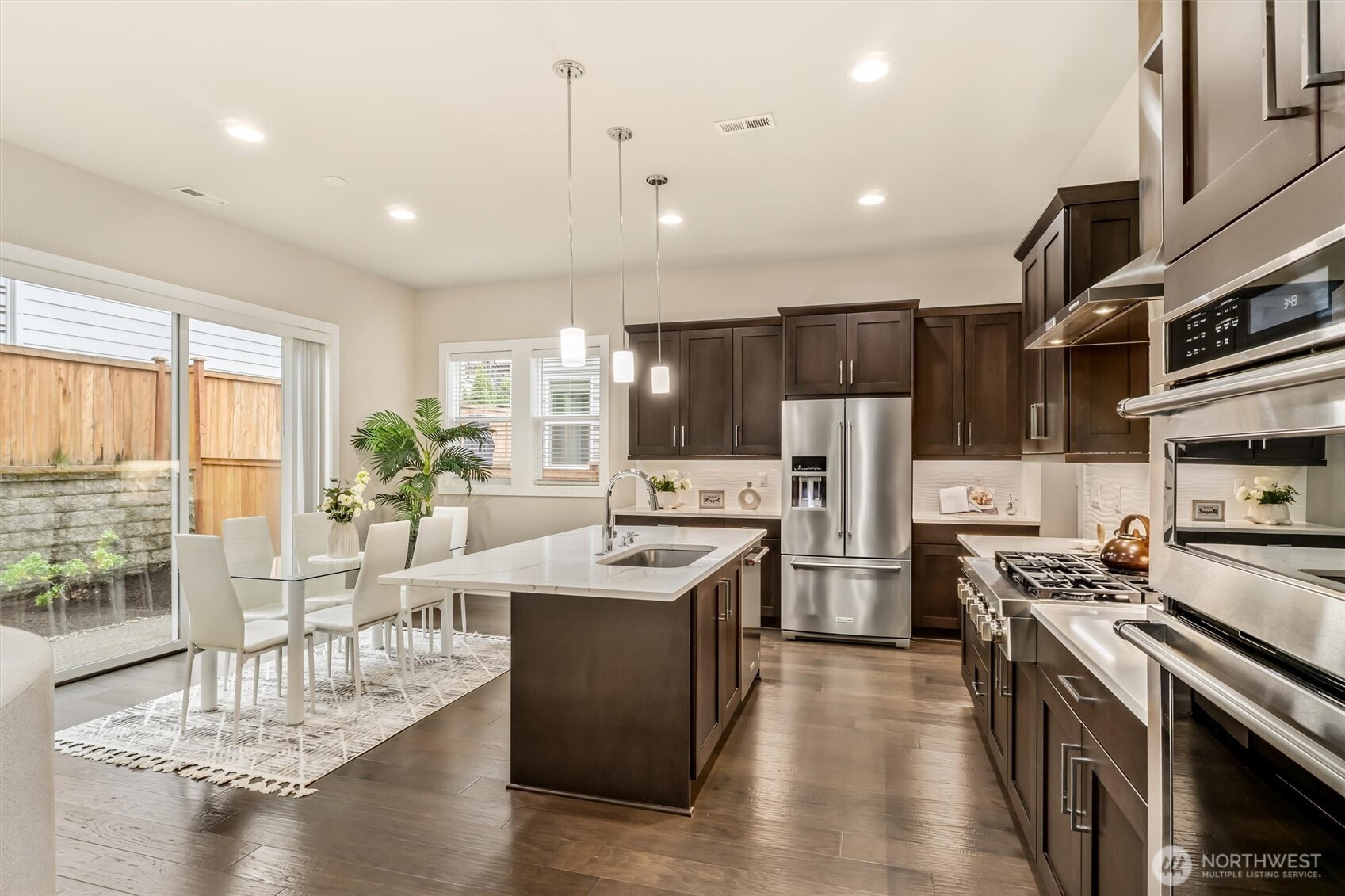 24509 NE 13th Place , Sammamish, WA 98074