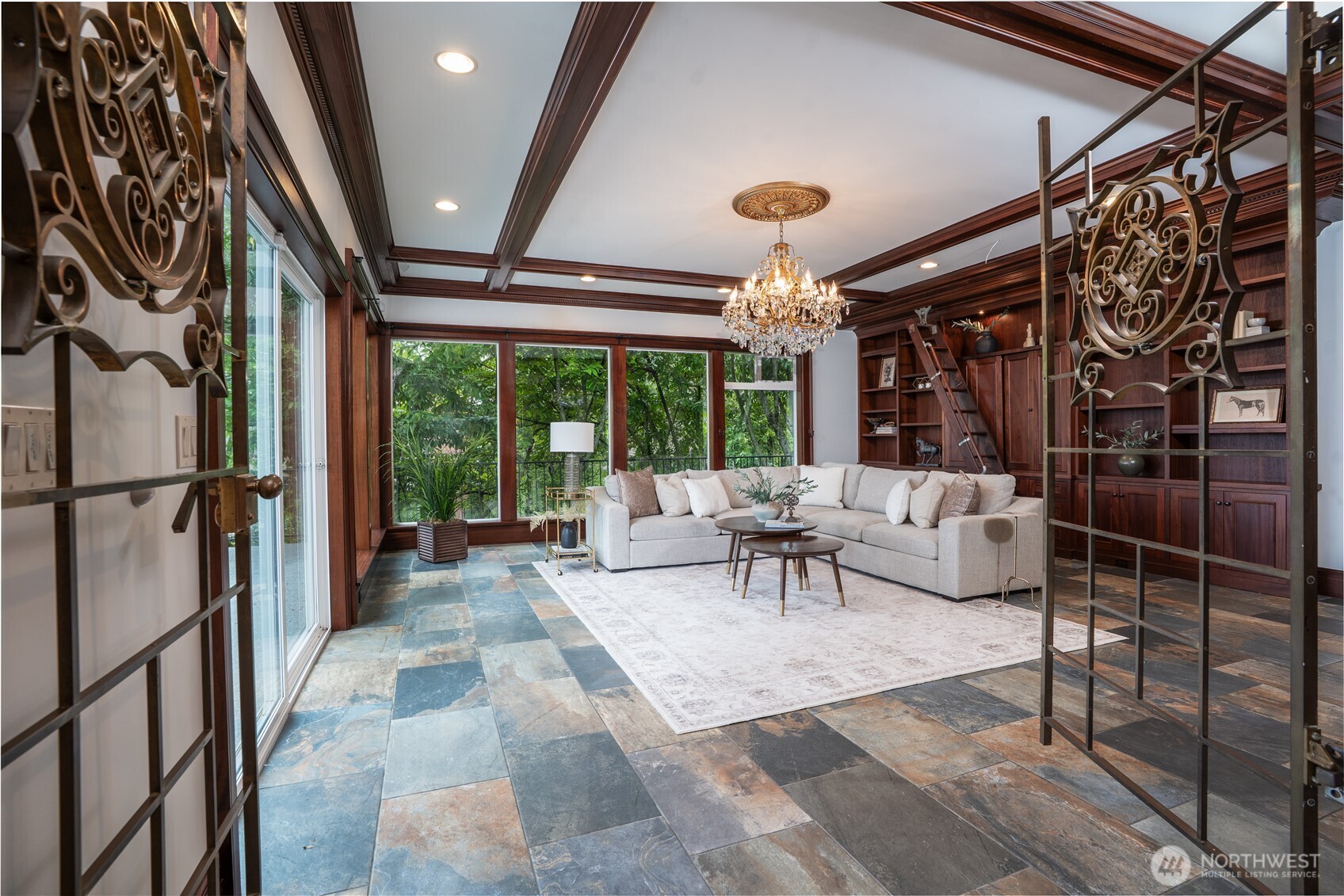 923 N Yakima Avenue , Tacoma, WA 98403