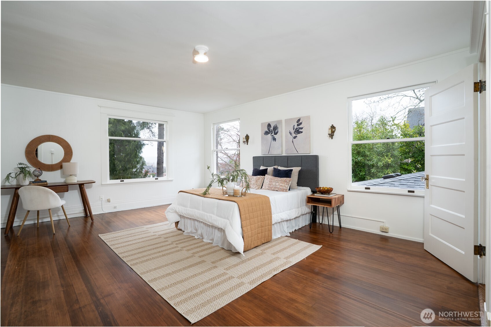 923 N Yakima Avenue , Tacoma, WA 98403